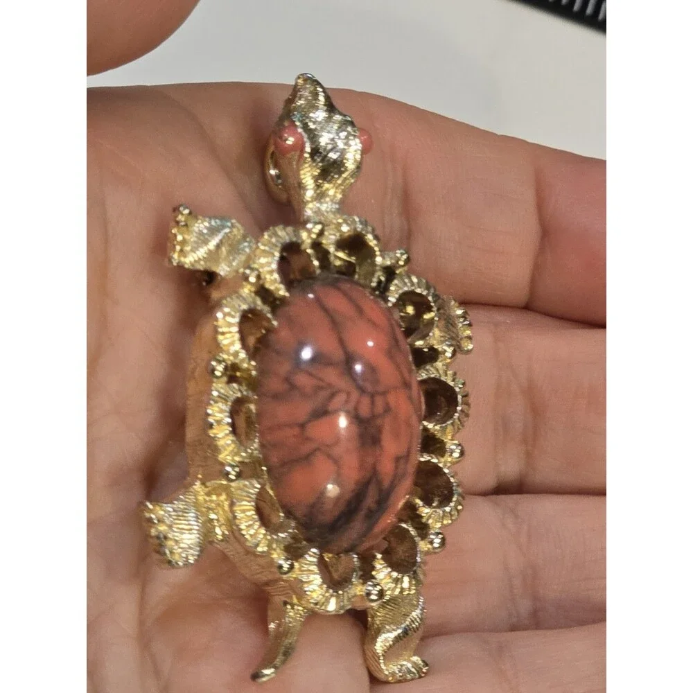 Vintage Gerrys Turtle Brooch Pendant Red Marbled Cabochon Gold Tone Jewelry 1391